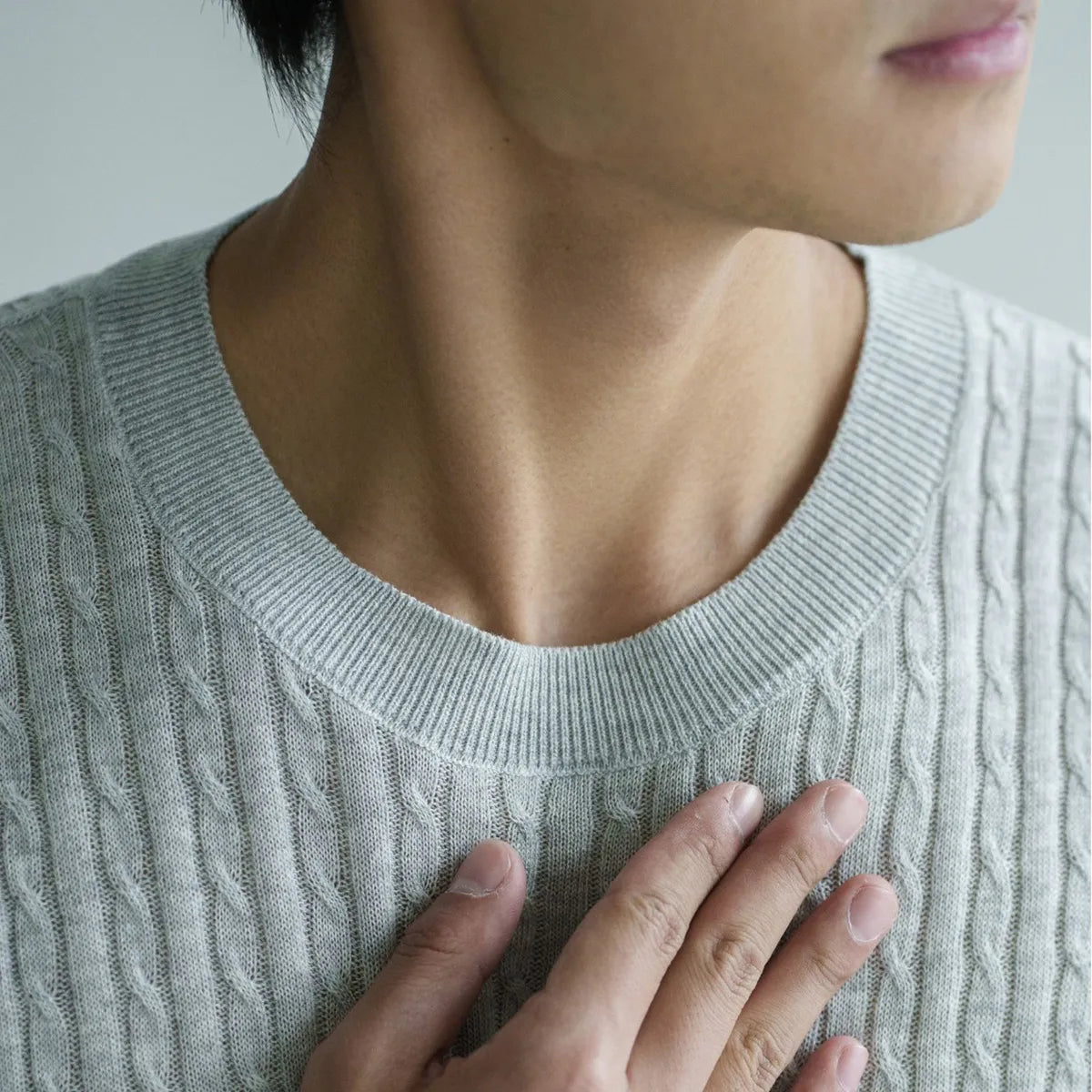 接触冷感ケーブル編み半袖ニット