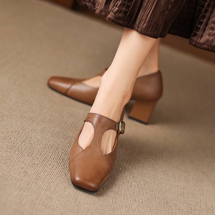 Veyla スクエアトゥ 本革ヒールパンプス