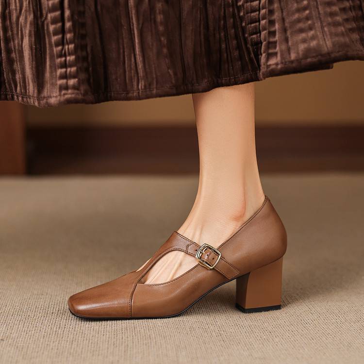Veyla スクエアトゥ 本革ヒールパンプス